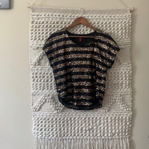 5/48• Sequins Top
